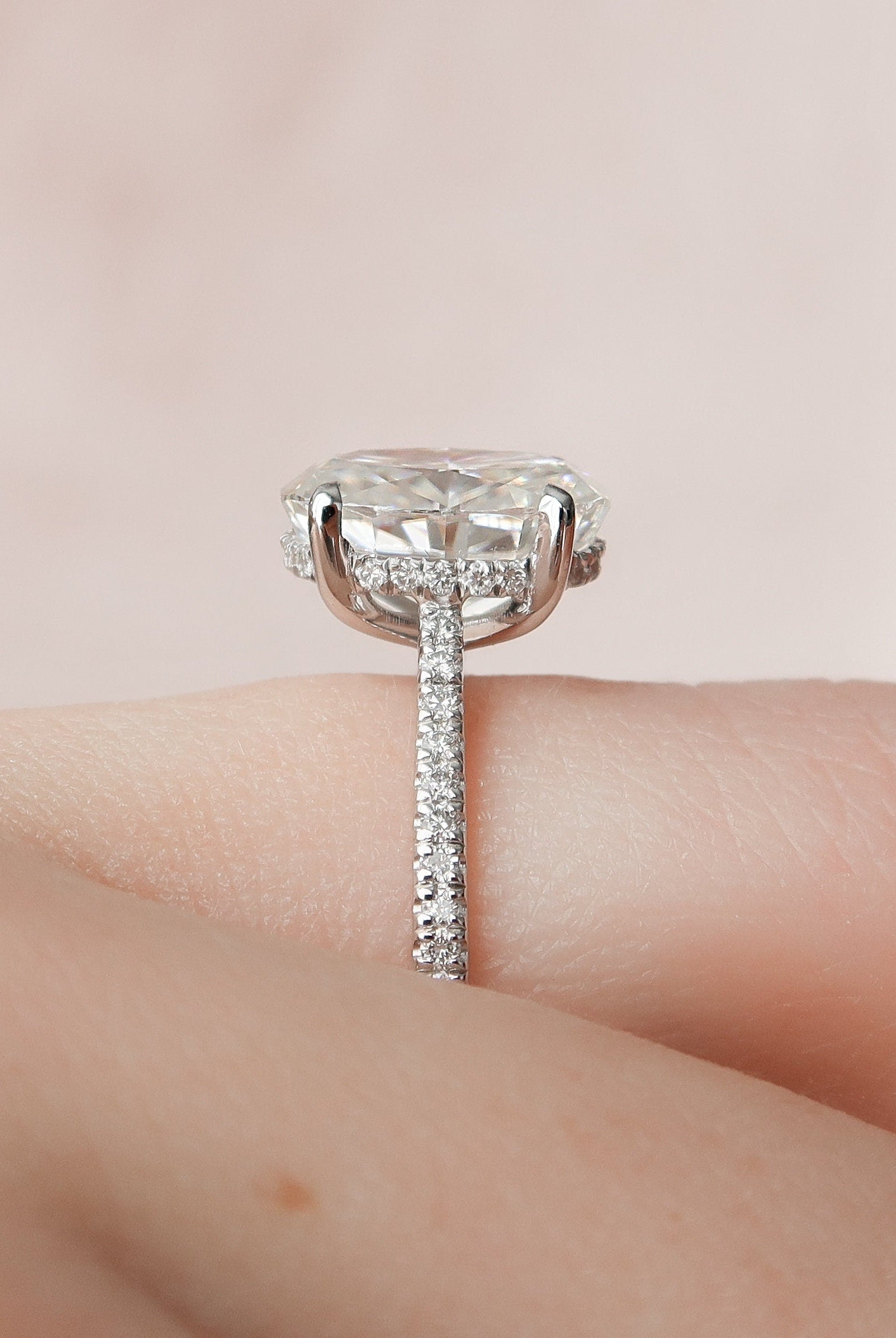 Women's Engagement Ring