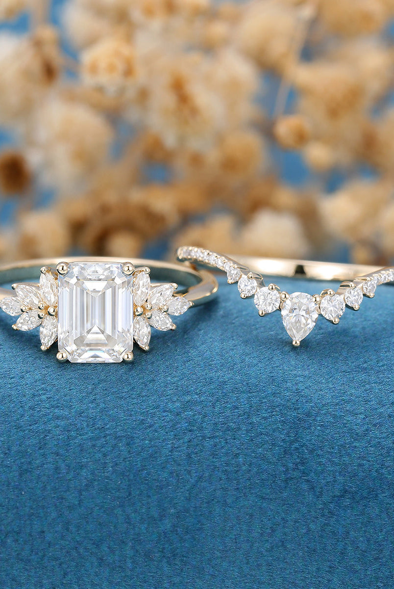 emerald-shaped-moissanite-cluster-bridal-set-2