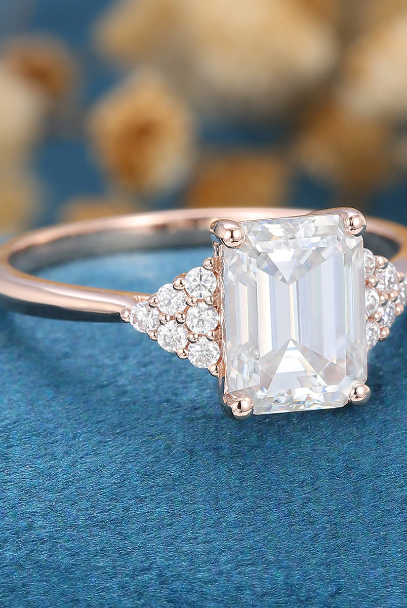 emerald-shaped-moissanite-cluster-engagement-ring-6