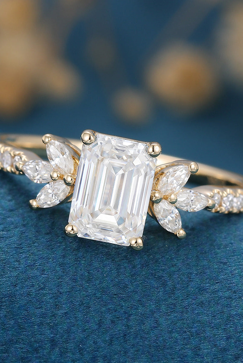 0-92-ct-emerald-shaped-moissanite-cluster-engagement-ring-3