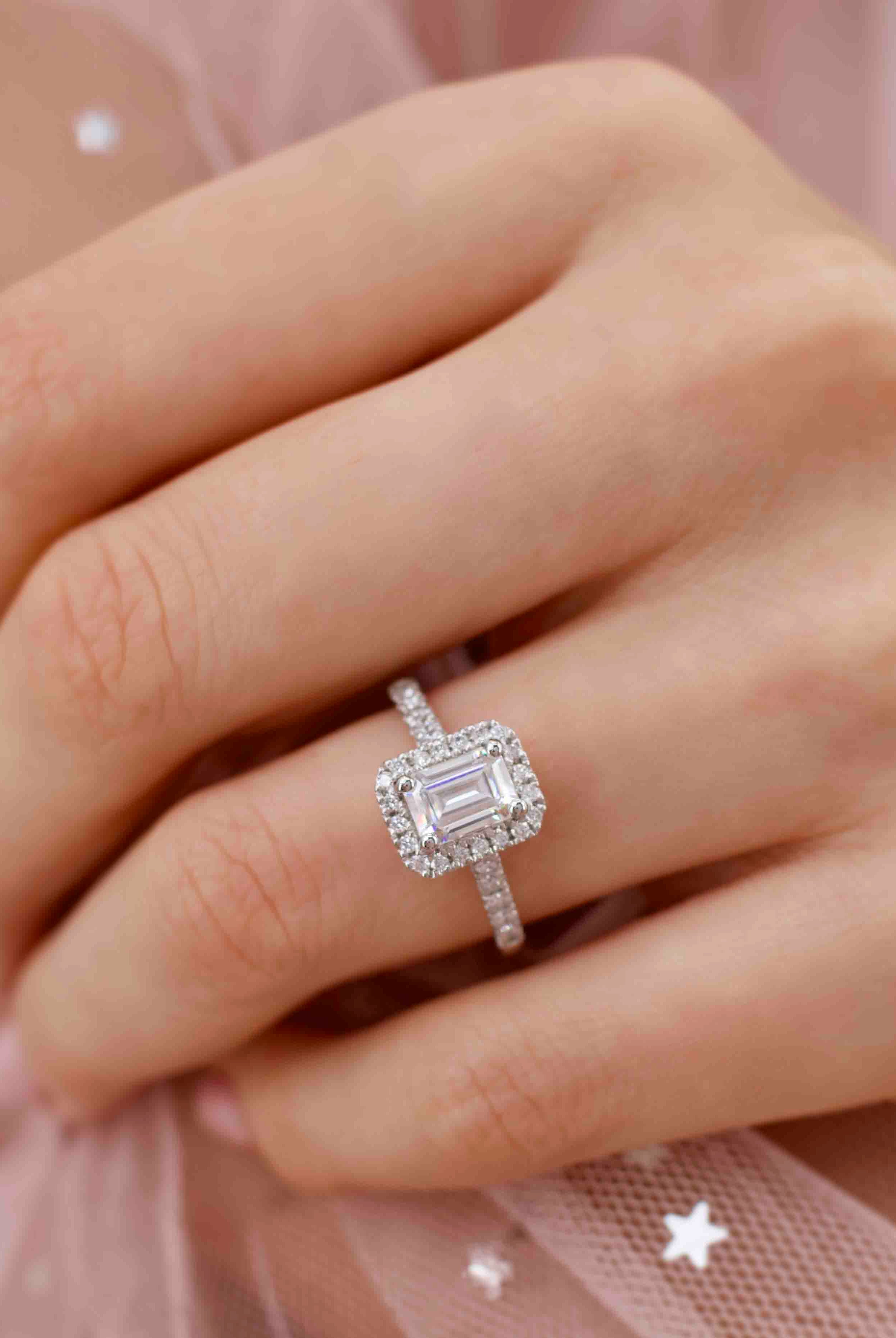 1-01-ct-emerald-shaped-moissanite-halo-style-engagement-ring-2