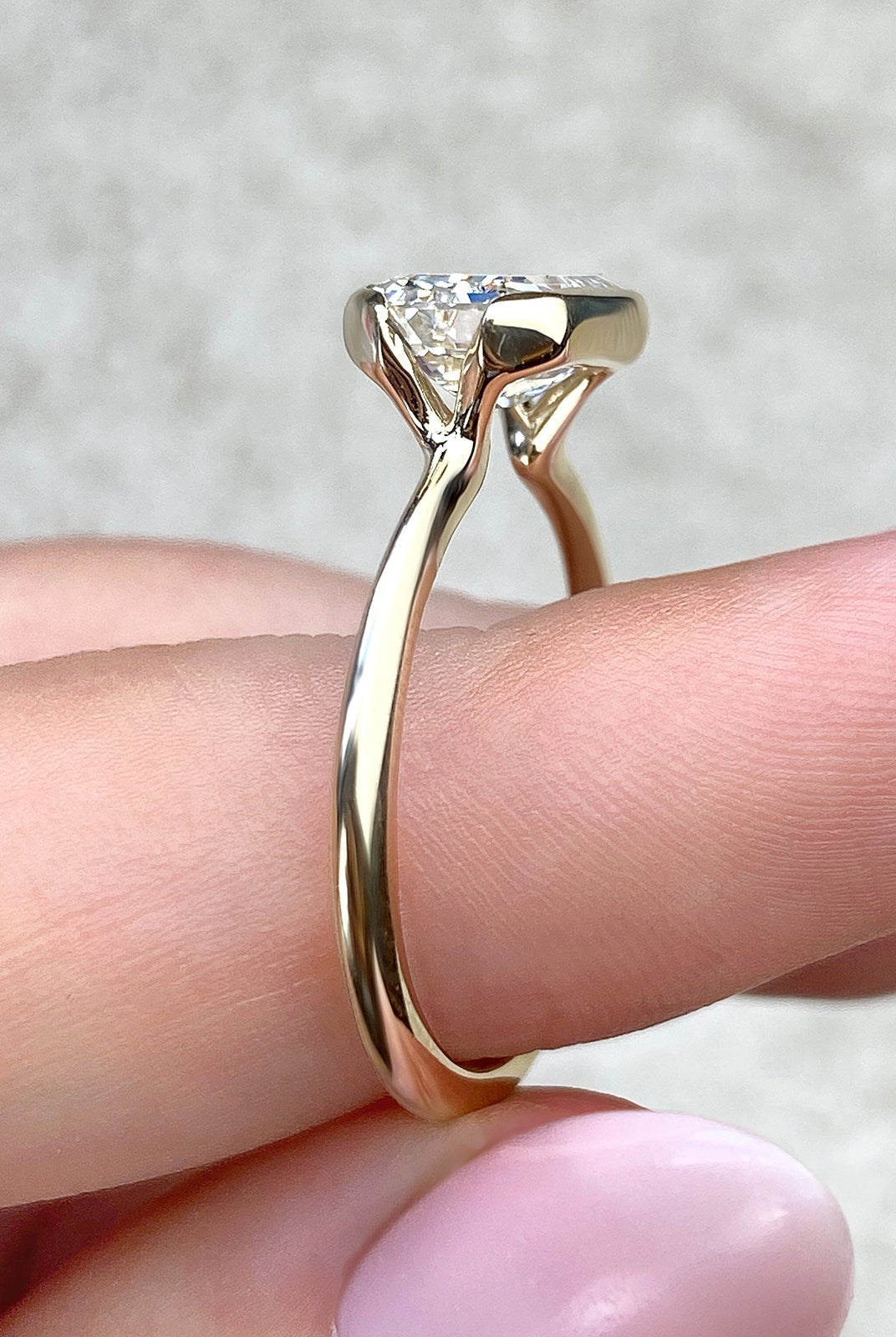 Luxury Moissanite Engagement Ring