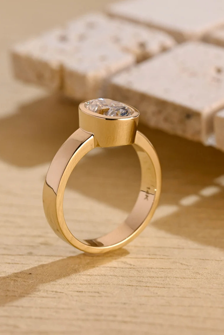 Women's Engagement Ring