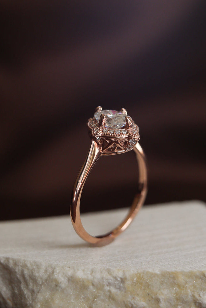 Luxury Vintage Engagement Ring