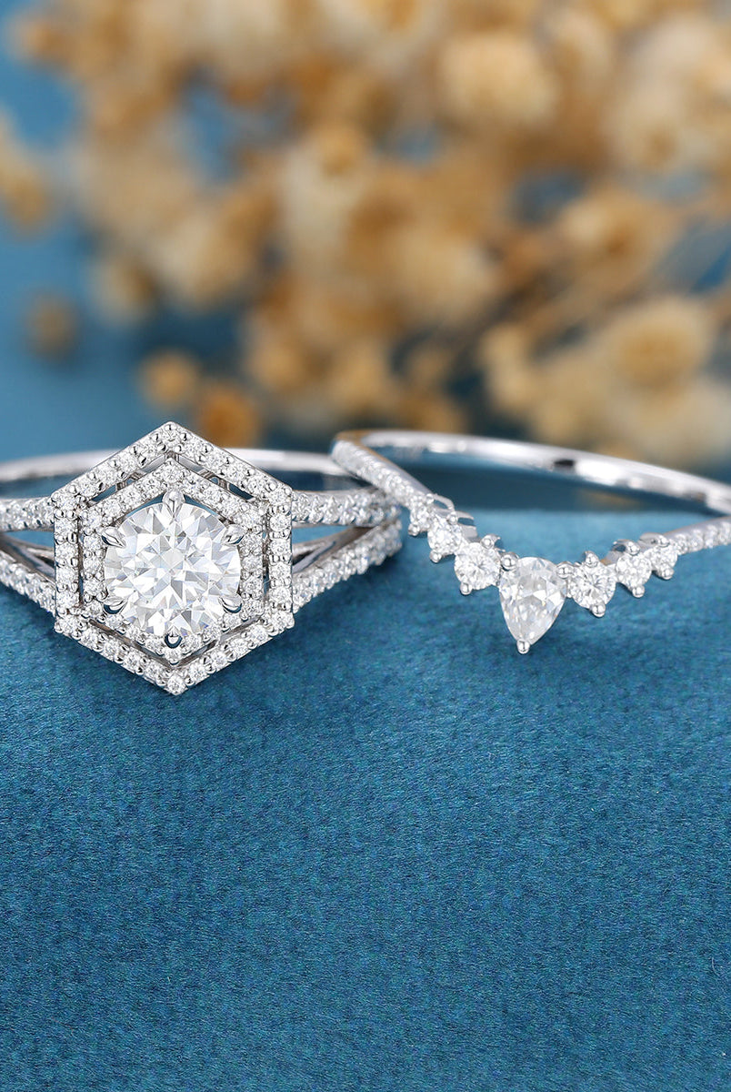 0-68-ct-round-shaped-moissanite-double-halo-bridal-set