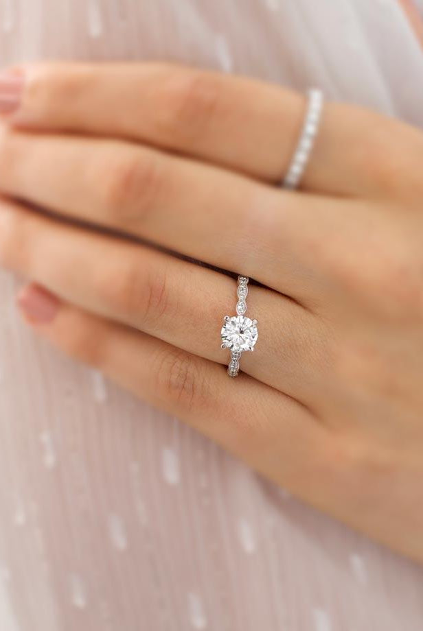 1-0-ct-round-shaped-moissanite-solitaire-engagement-ring-4