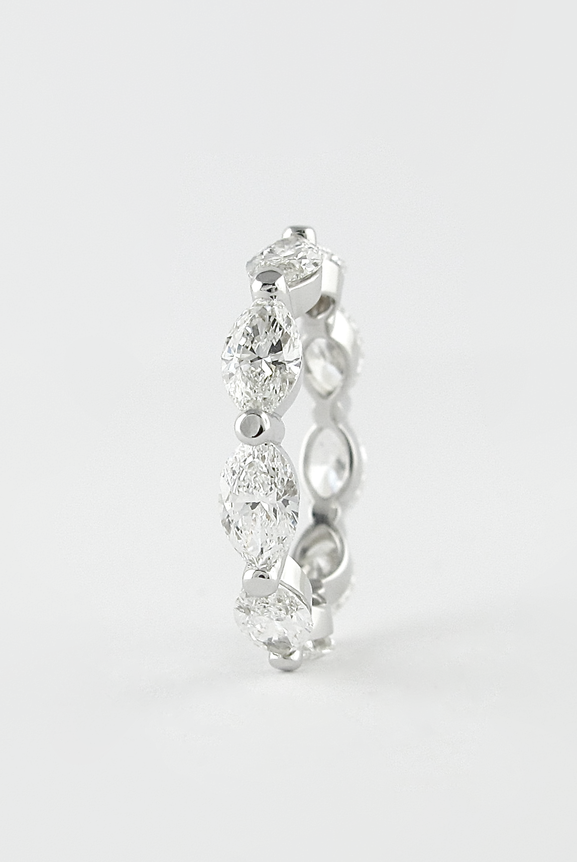 marquise-bubble-prong-setting-moissanite-wedding-band