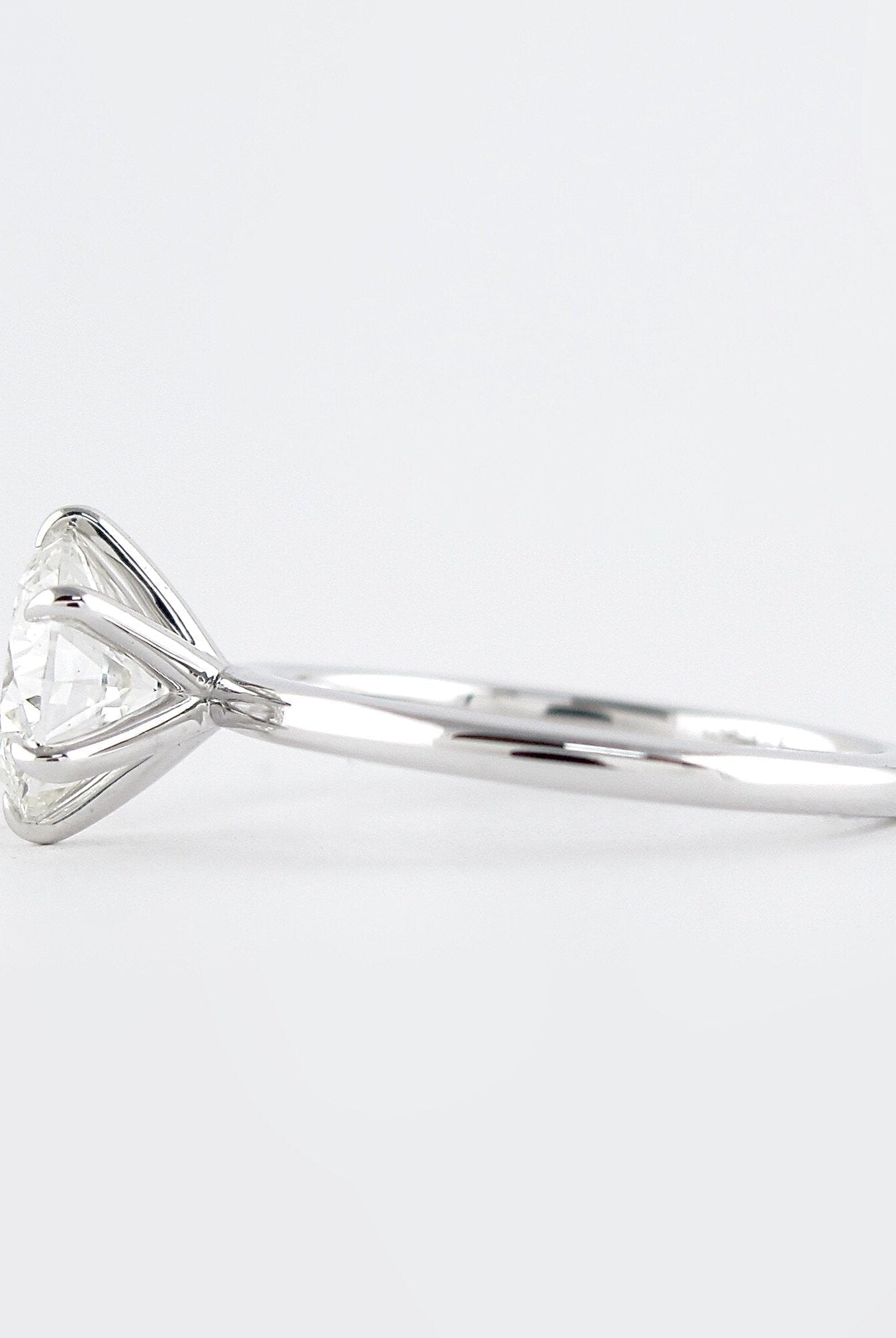 1.0CT Round Six Prong Moissanite Diamond Solitaire Engagement Ring For Women