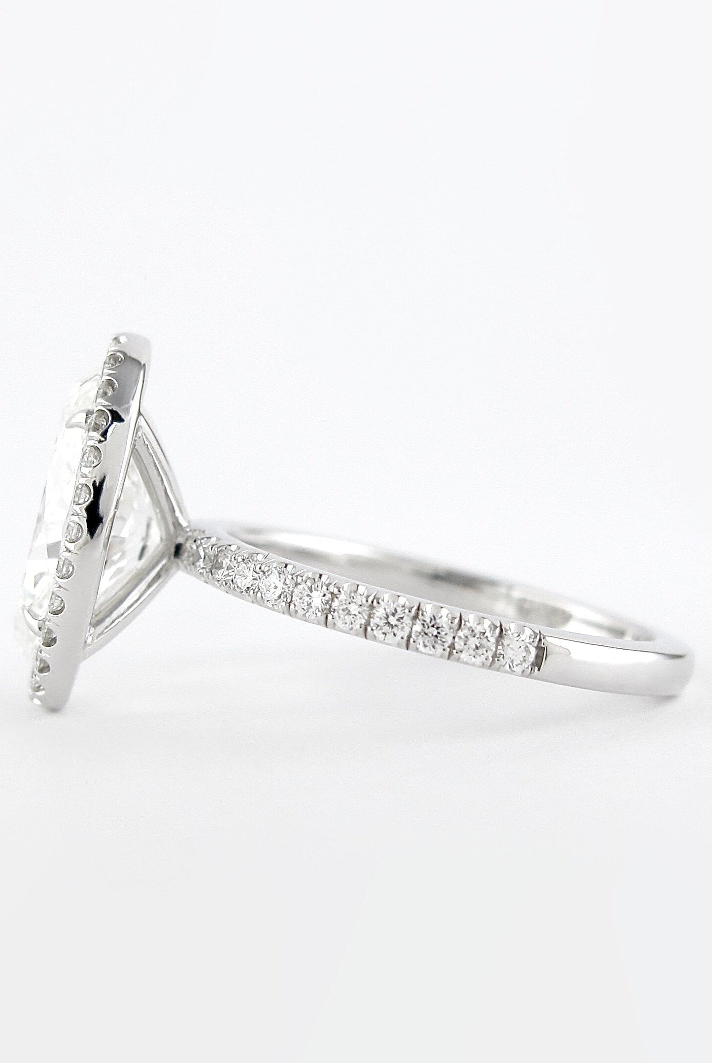 1.91CT Oval Halo Moissanite Diamond Pave Engagement Ring
