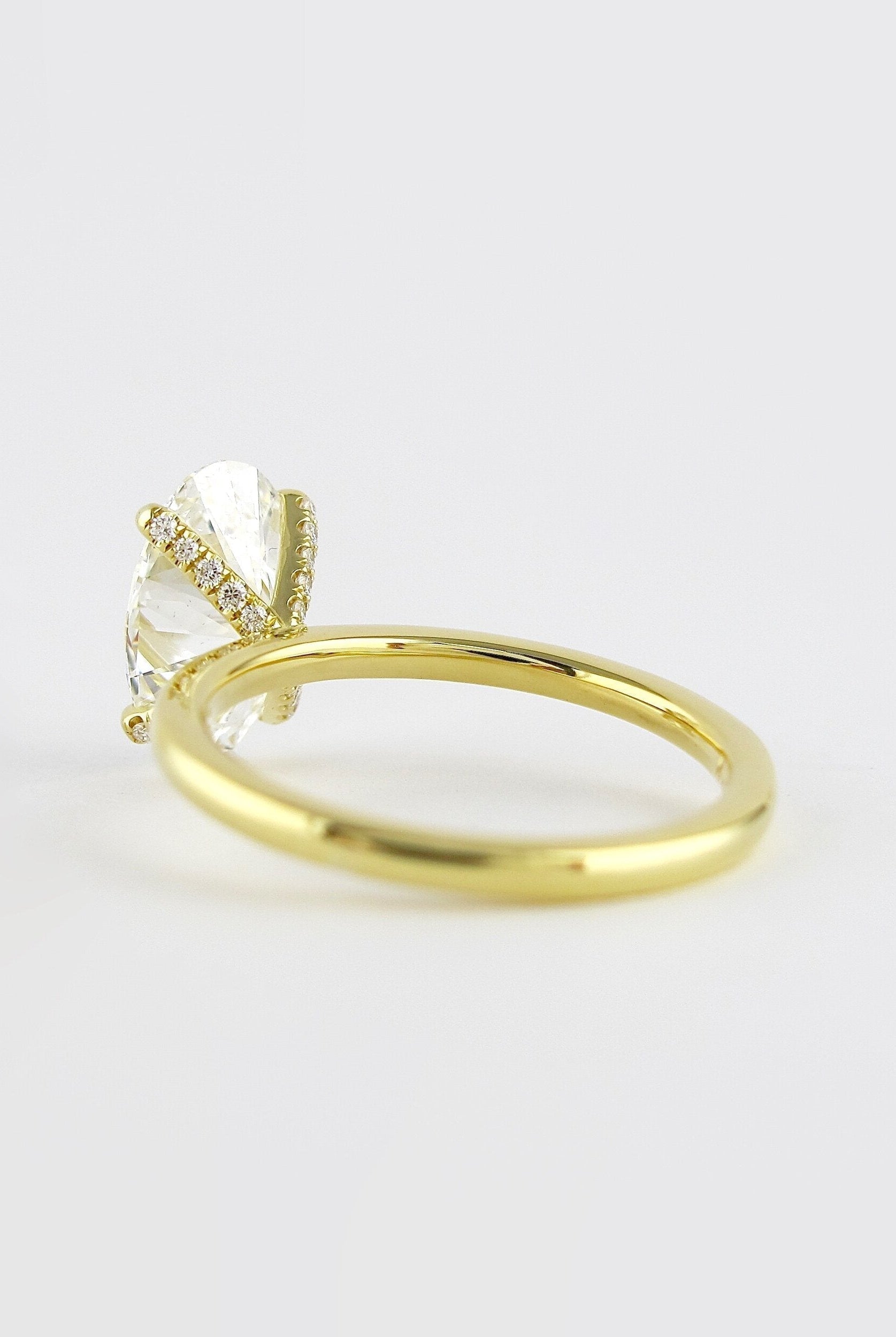 1.33CT Oval Solitaire Moissanite Diamond Four Prong Engagement Ring For Women