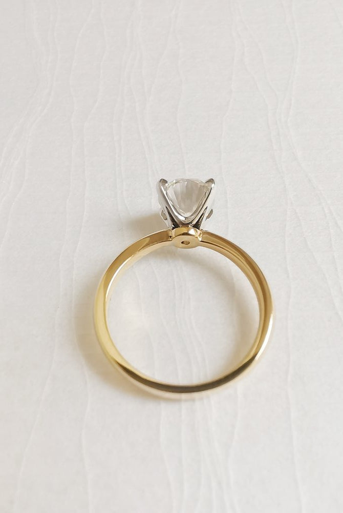 2-0-ct-oval-shaped-moissanite-solitaire-engagement-ring