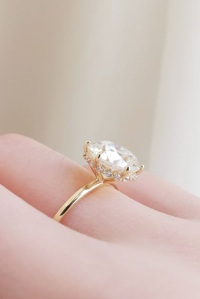 3-0-ct-round-shaped-moissanoite-hidden-halo-engagement-ring