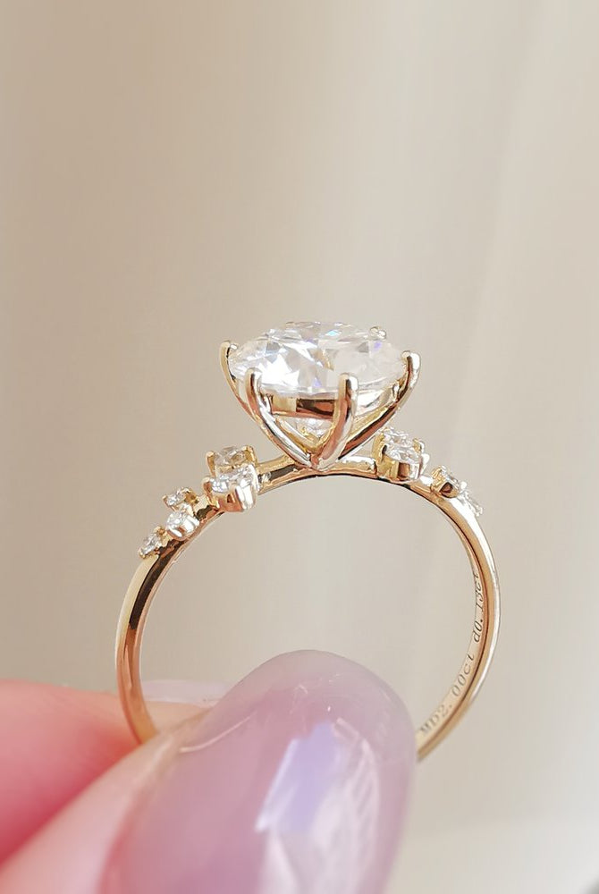 2-0-ct-round-shaped-moissanite-pave-setting-engagement-ring