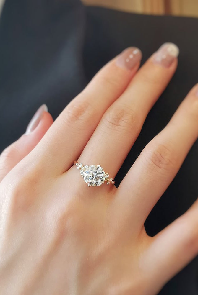 2-0-ct-round-shaped-moissanite-pave-setting-engagement-ring