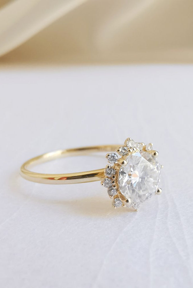 0-80-ct-round-shaped-cluster-halo-engagement-ring