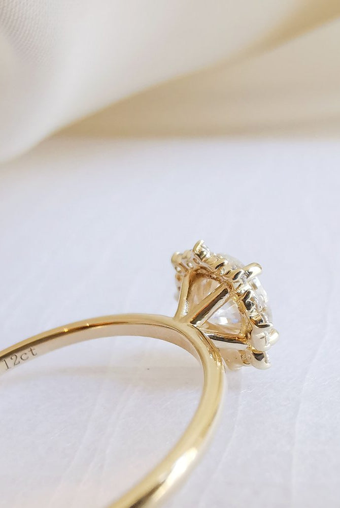 0-80-ct-round-shaped-cluster-halo-engagement-ring