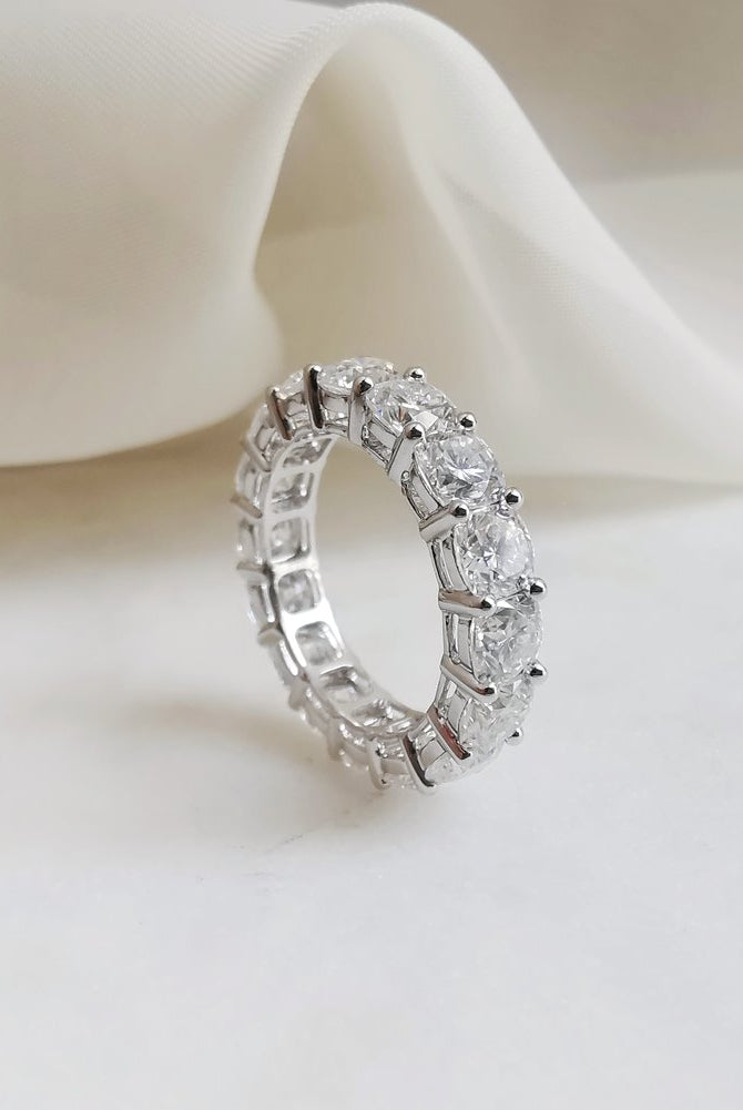 5-20-ct-round-shaped-moissanite-full-eternity-wedding-band