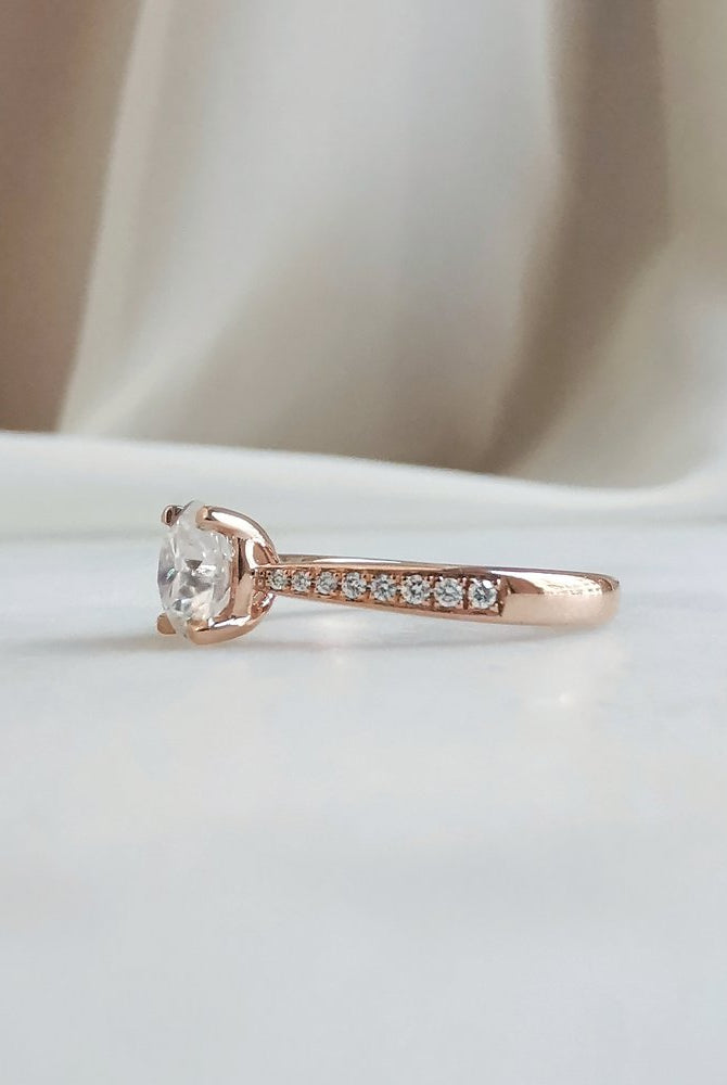 2-50-ct-round-shaped-moissanite-pave-setting-engagement-ring