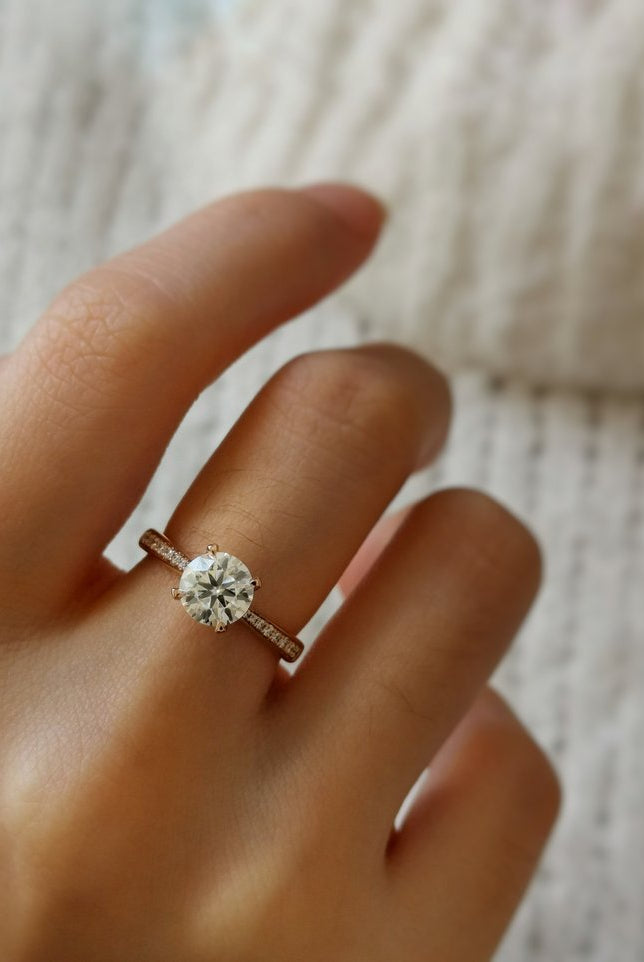 2-50-ct-round-shaped-moissanite-pave-setting-engagement-ring