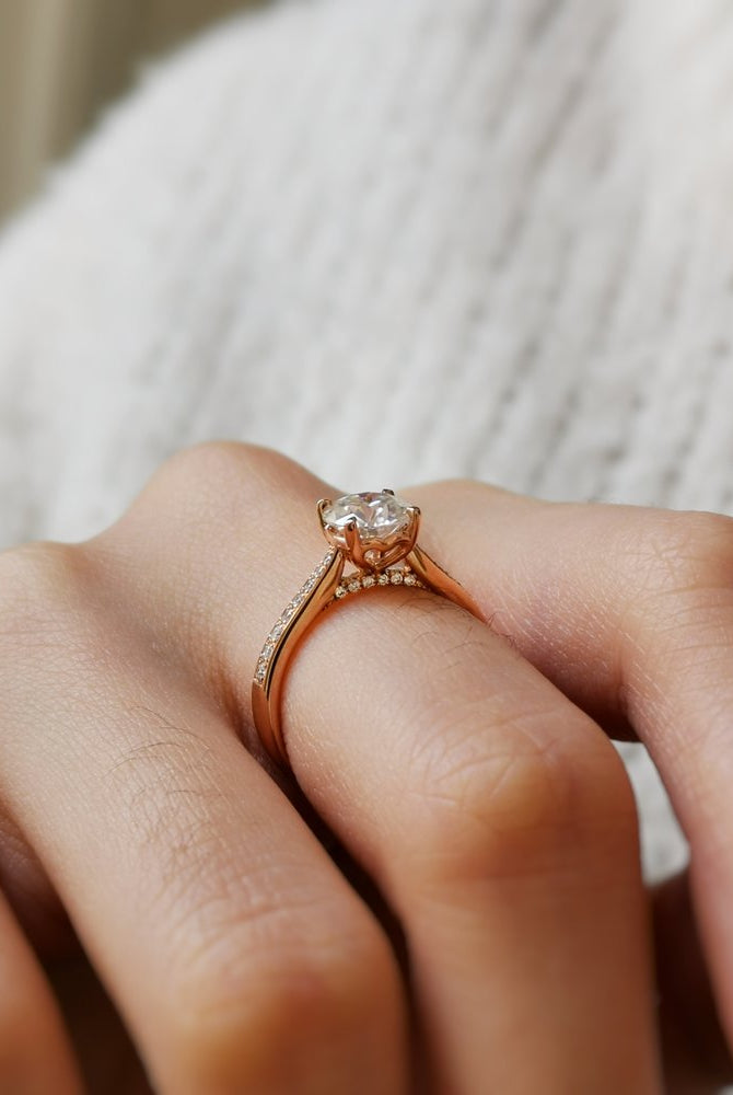 2-50-ct-round-shaped-moissanite-pave-setting-engagement-ring