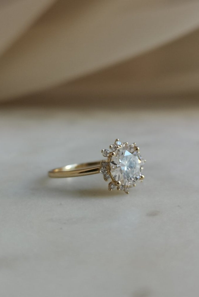 0-80-ct-round-shaped-cluster-halo-engagement-ring