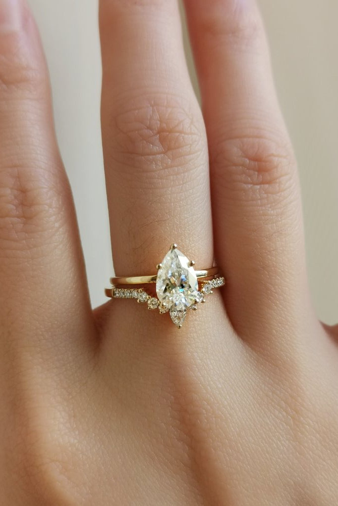 1-36-ct-pear-shaped-moissanite-solitaire-engagement-ring