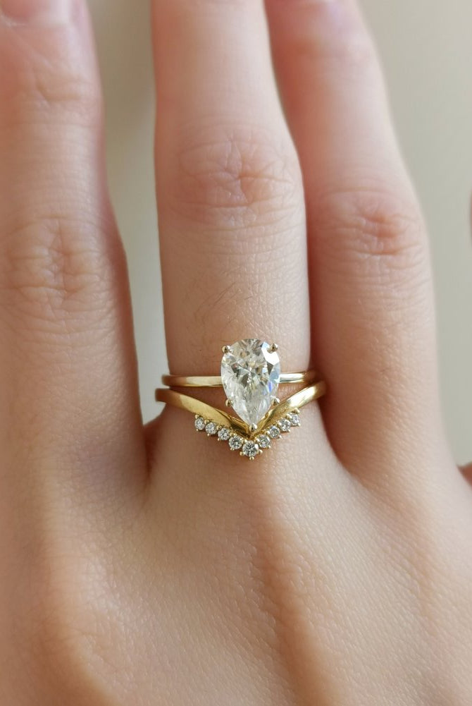 1-36-ct-pear-shaped-moissanite-solitaire-engagement-ring
