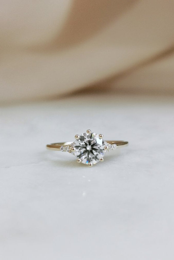 1-0-ct-round-shaped-moissanite-cluster-engagement-ring