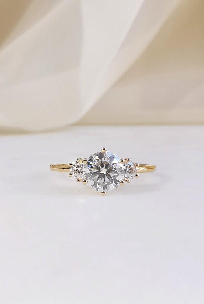 0-80-ct-round-shaped-moissanite-3-stones-engagement-ring