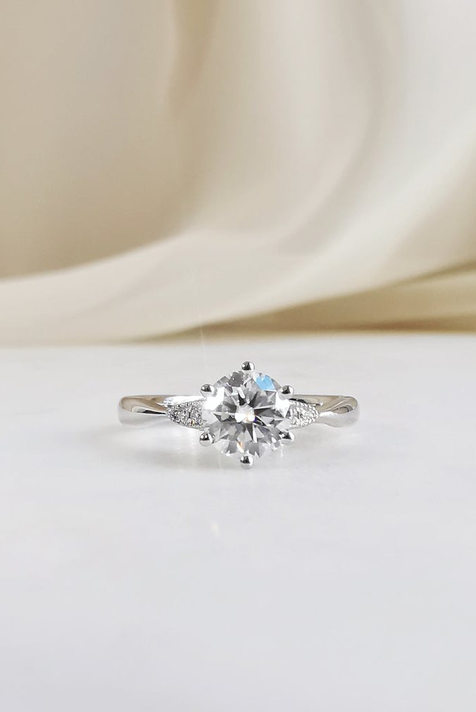 0-80-ct-round-shaped-moissanite-solitaire-engagement-ring