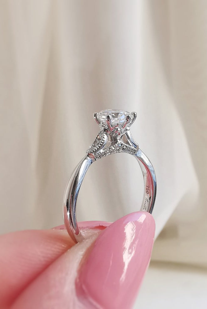 0-80-ct-round-shaped-moissanite-solitaire-engagement-ring