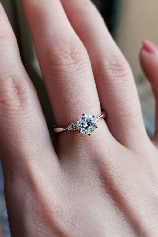 0-80-ct-round-shaped-moissanite-solitaire-engagement-ring