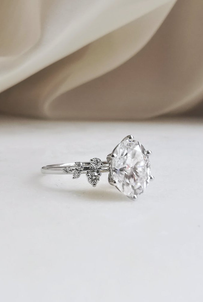 2-0-ct-round-shaped-moissanite-pave-setting-engagement-ring