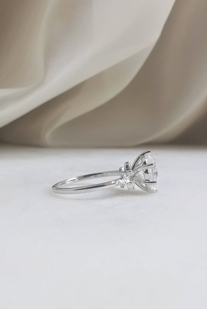 2-0-ct-round-shaped-moissanite-pave-setting-engagement-ring