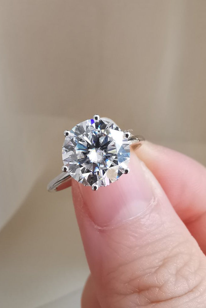 3-0-ct-round-shaped-moissanoite-hidden-halo-engagement-ring