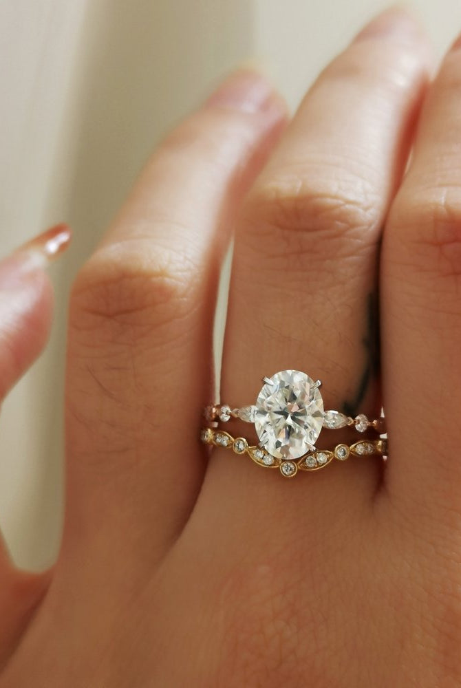 1-70-ct-oval-shaped-moissanite-solitaire-engagement-ring