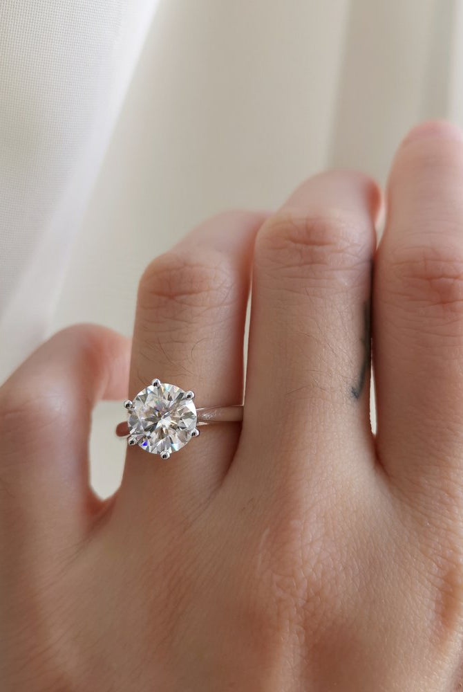 2-50-ct-round-shaped-moissanite-solitaire-engagement-ring