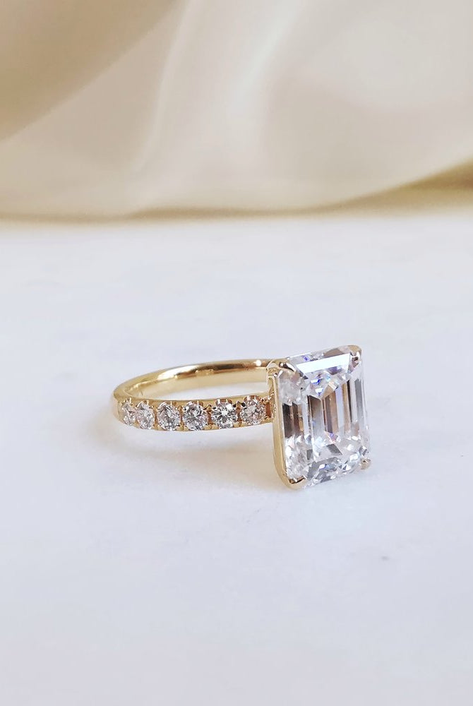 3-0-ct-emerald-shaped-moissanite-pave-setting-engagement-ring