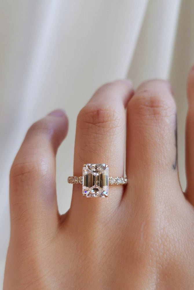 3-0-ct-emerald-shaped-moissanite-pave-setting-engagement-ring