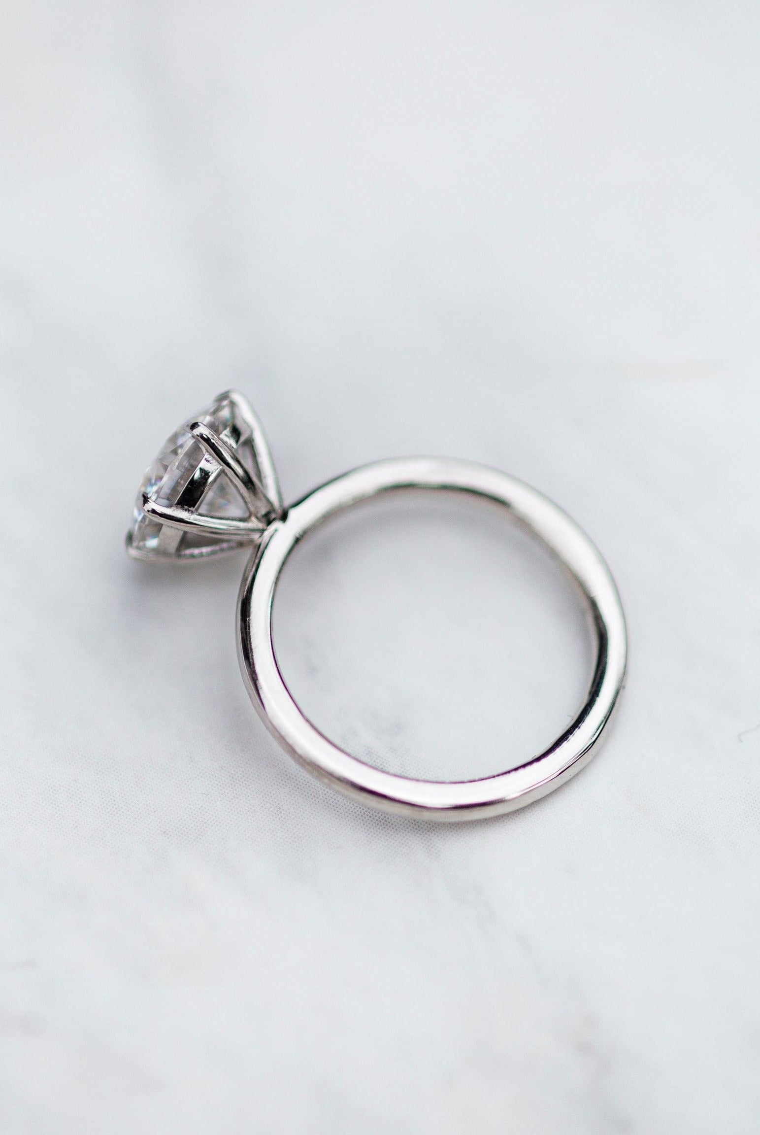 3.0CT Round Cut 6 Prongs Moissanite Solitaire Engagement Ring