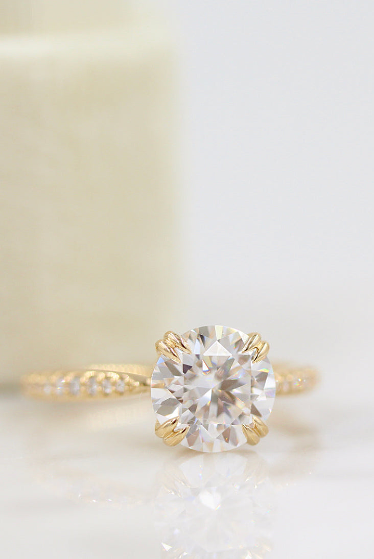 Vintage-inspired halo moissanite engagement rings under $500