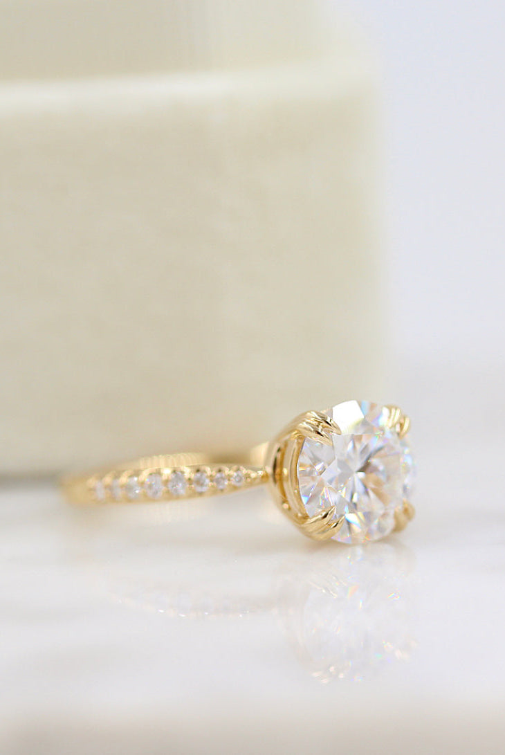 Vintage-inspired filigree moissanite engagement rings under $500