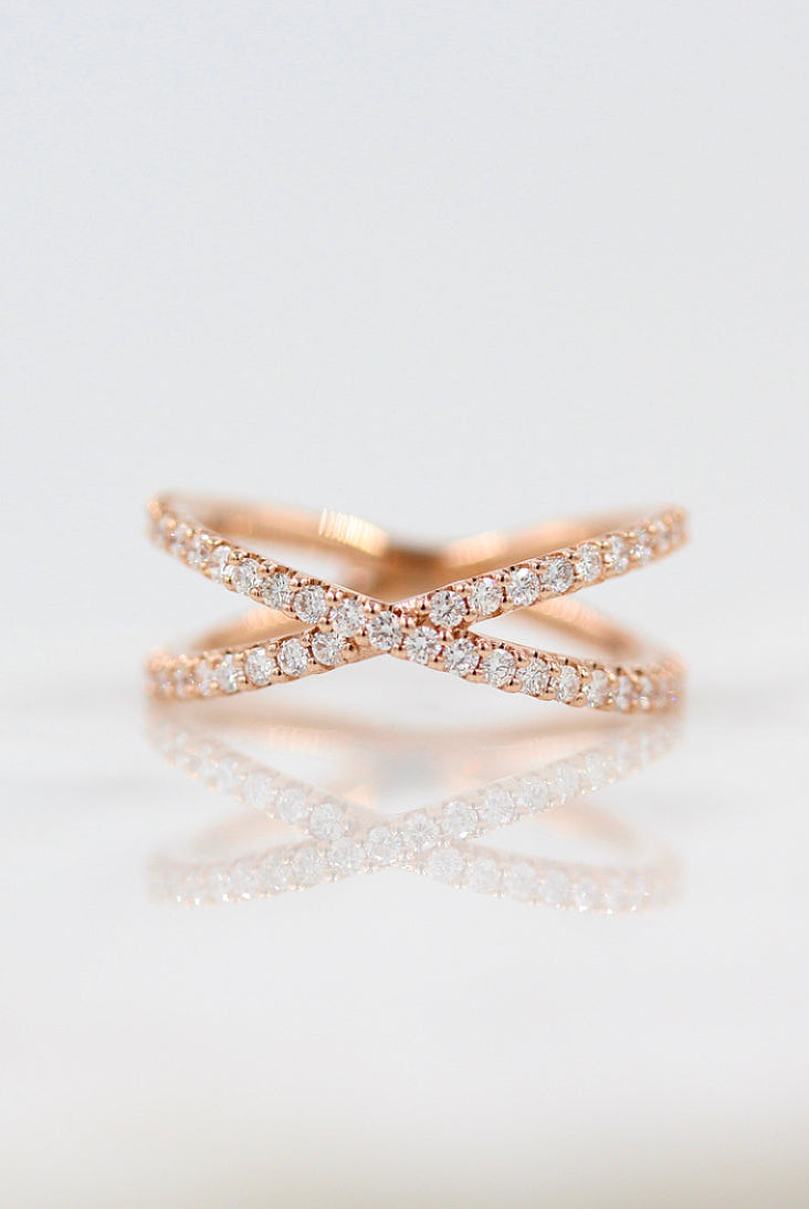 round-cut-criss-cross-moissanite-wedding-band