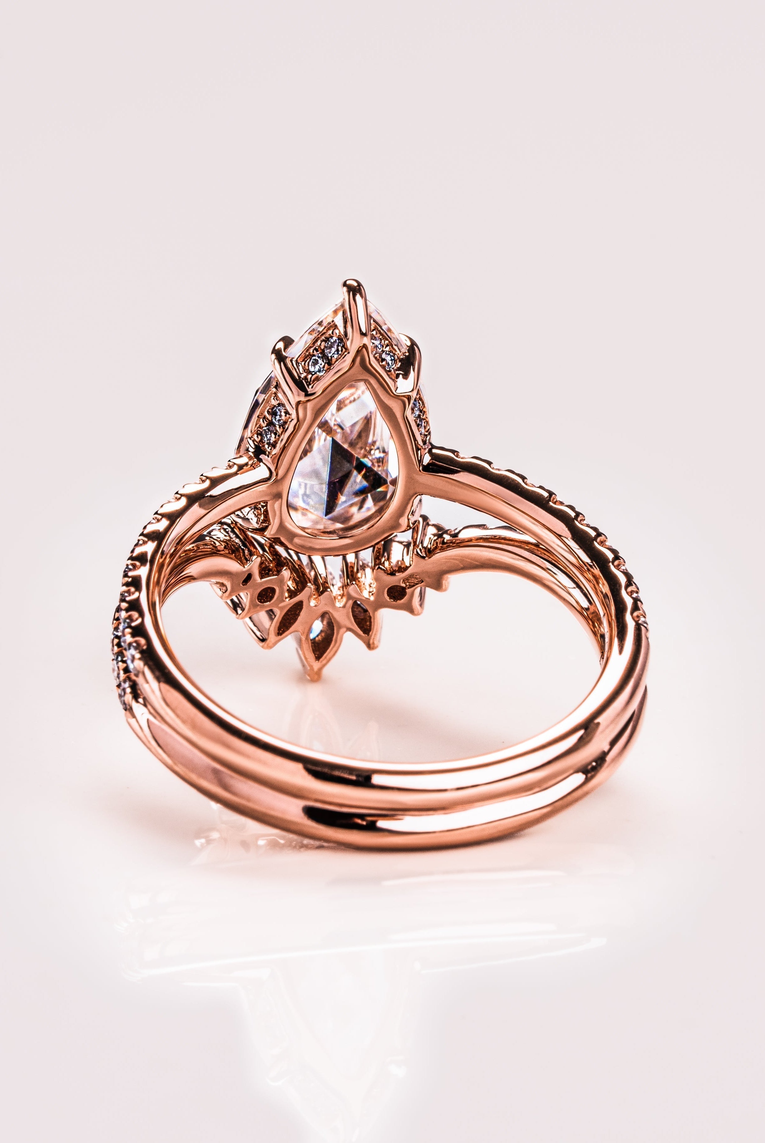pear-cut-moissanite-solitaire-bridal-ring-set