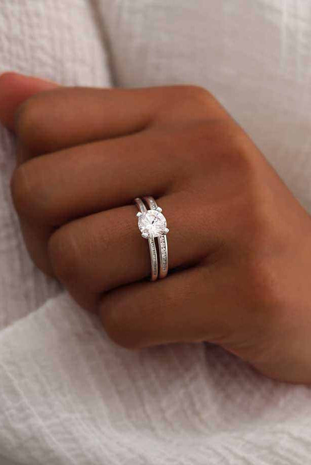1-0-ct-round-shaped-moissanite-solitaire-style-engagement-ring