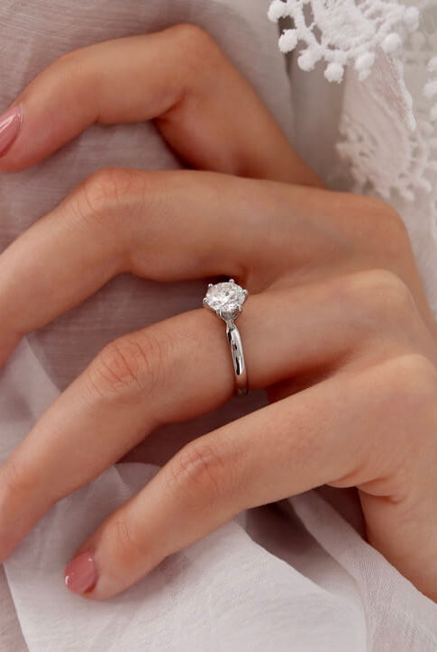 round-shaped-moissanite-solitaire-style-engagement-ring-8