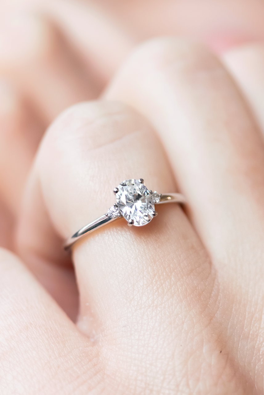 1.33CT Oval Three Stone Moissanite Diamond Solitaire Engagement Ring In 18K Solid Gold