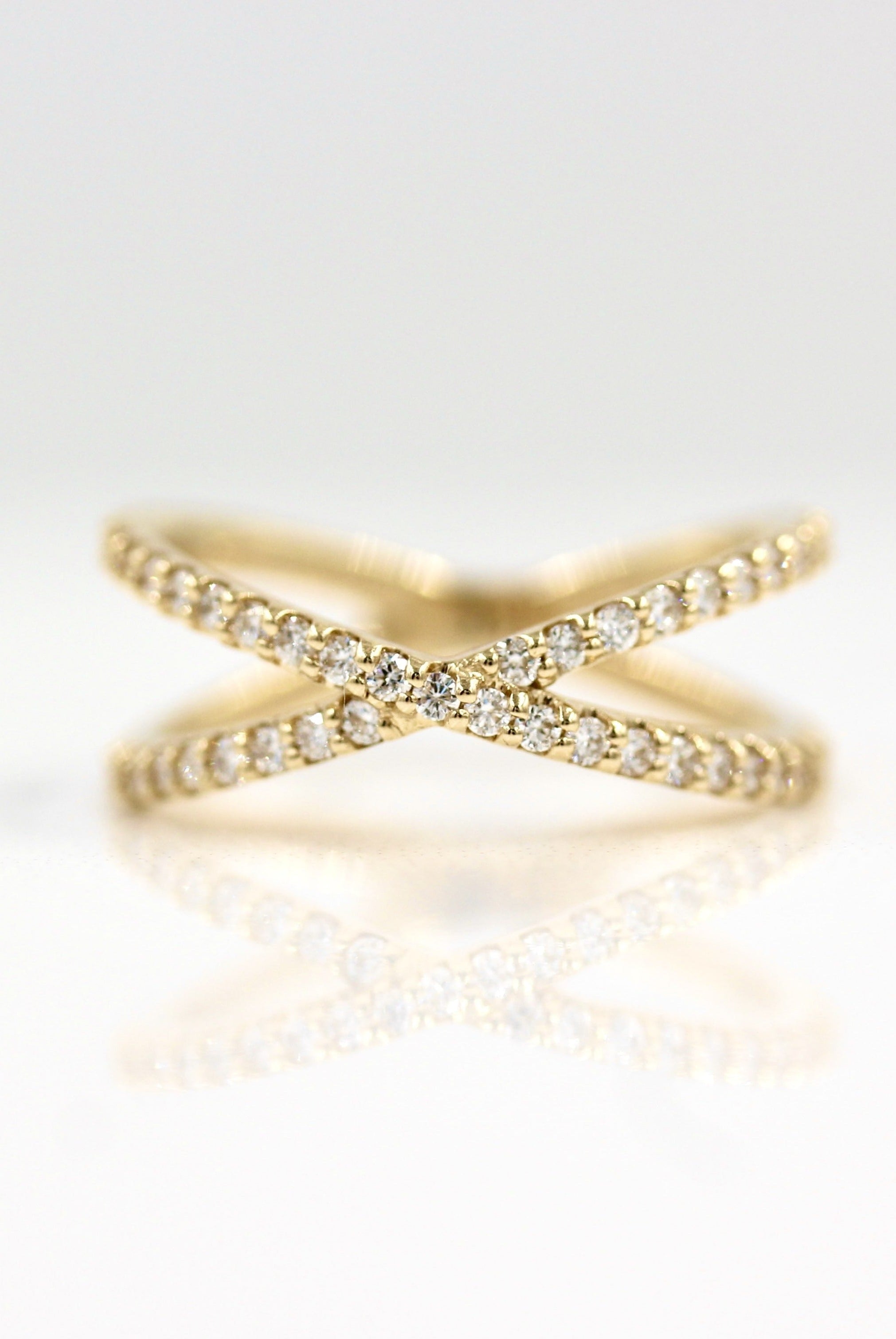 round-cut-criss-cross-moissanite-wedding-band