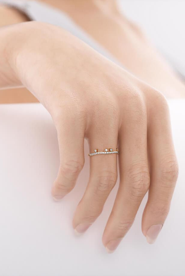 round-shaped-moissanite-vintage-style-wedding-band-1