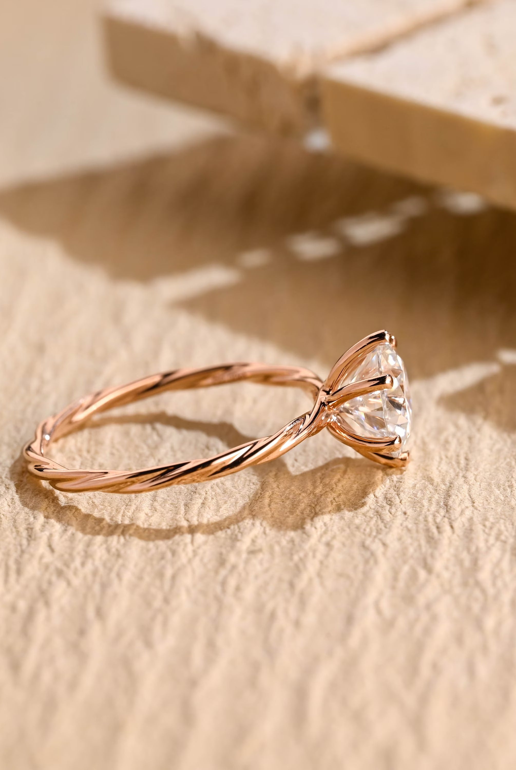 Round Brilliant Engagement Ring